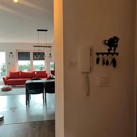 Modern Near Posnania شقة بوزنان